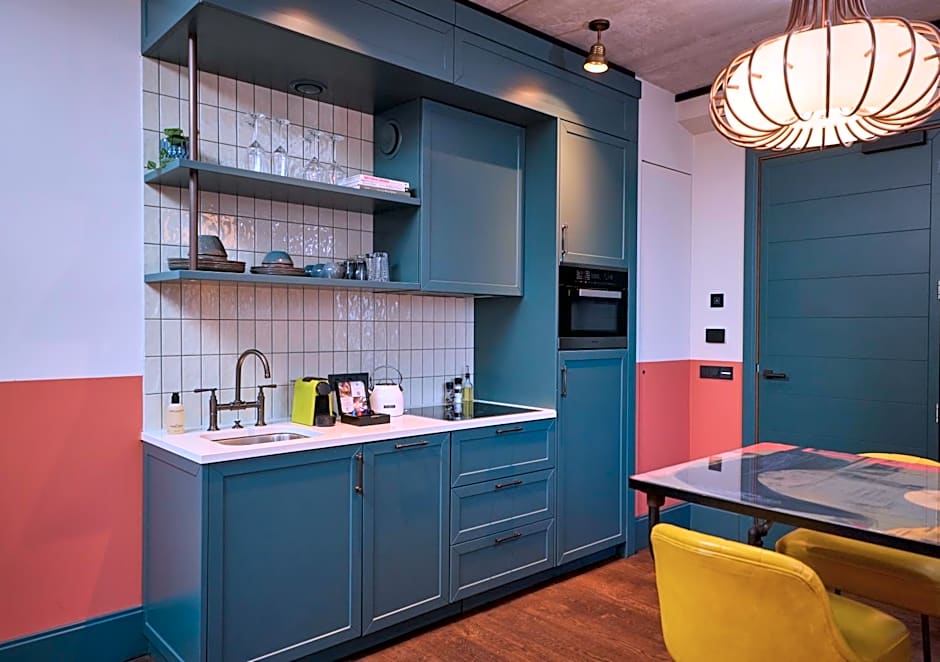 The July - Boat & Co