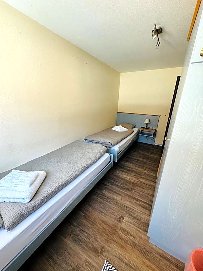 Restaurant & Hostel Hole in One