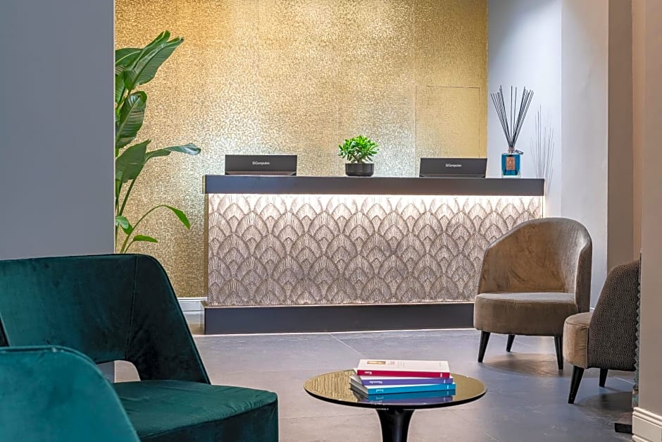 Flom Boutique Hotel