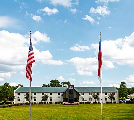 Carolina Pine Inn near Southern Pines-Pinehurst