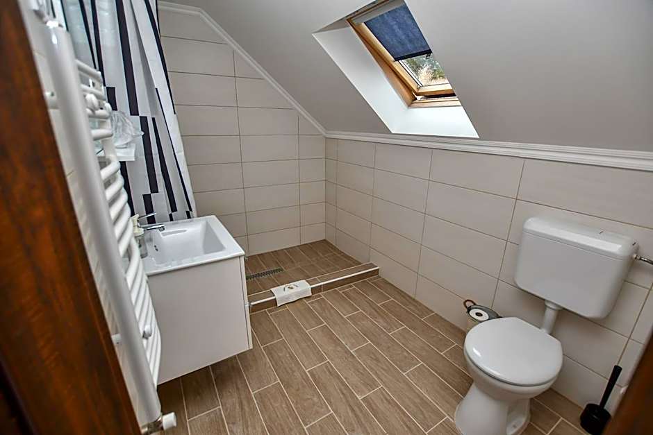 É-Vaskó Panzió Borpince