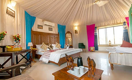 Sunrise Desert Resort  with Swimming Pool