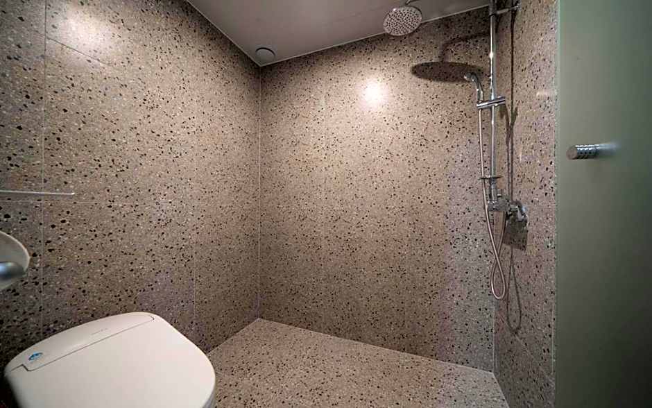 Hound Hotel Gimhae Samgye