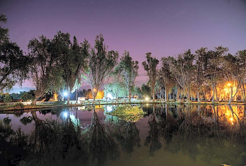El LAGO HOTEL by Luoxo
