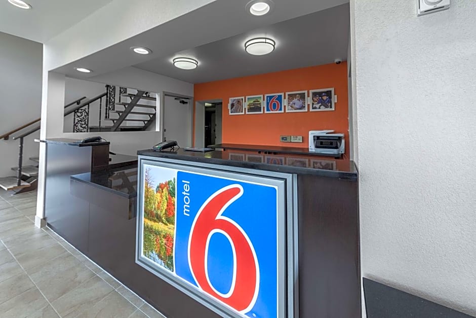 Motel 6-Warminster, PA