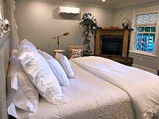 Chateau Rooms