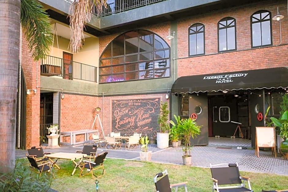 Dream Factory Hotel