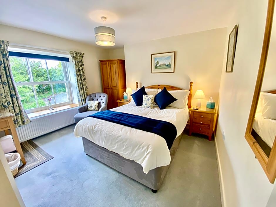 Lynwood House Bed and Breakfast