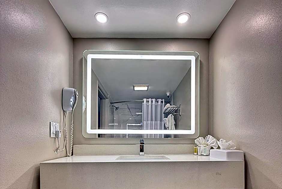 Days Inn by Wyndham Los Angeles LAX/South Bay/Beach City LA