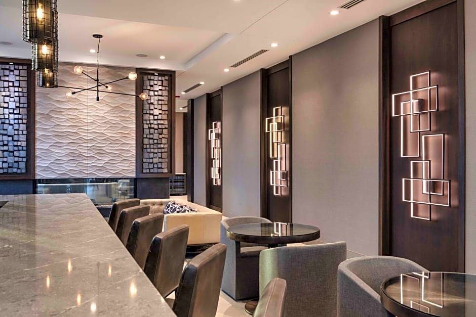 Holiday Inn Express Boston Logan Airport - Revere By IHG