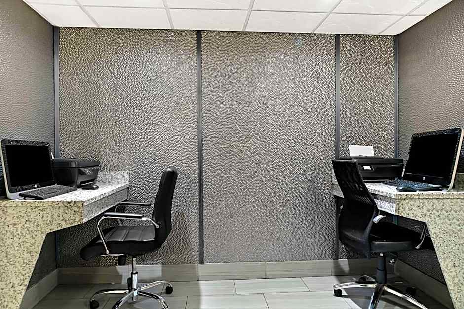 Best Western PLUS Flint Airport Inn & Suites