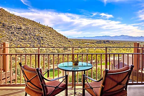 King Room with Resort or Mountain View and Balcony - Mobility/Hearing Accessible with Tub