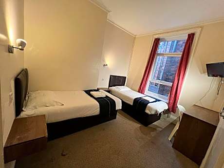 Twin Room with Private Bathroom