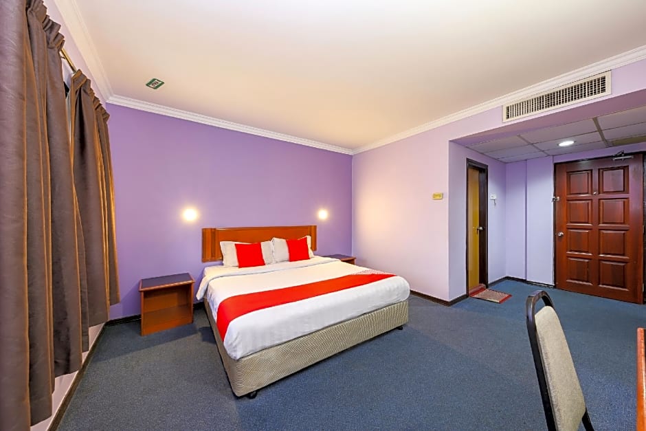 Super OYO 473 Comfort Hotel 2