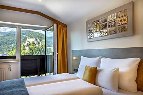 Deluxe Double Room with Castle View and Balcony