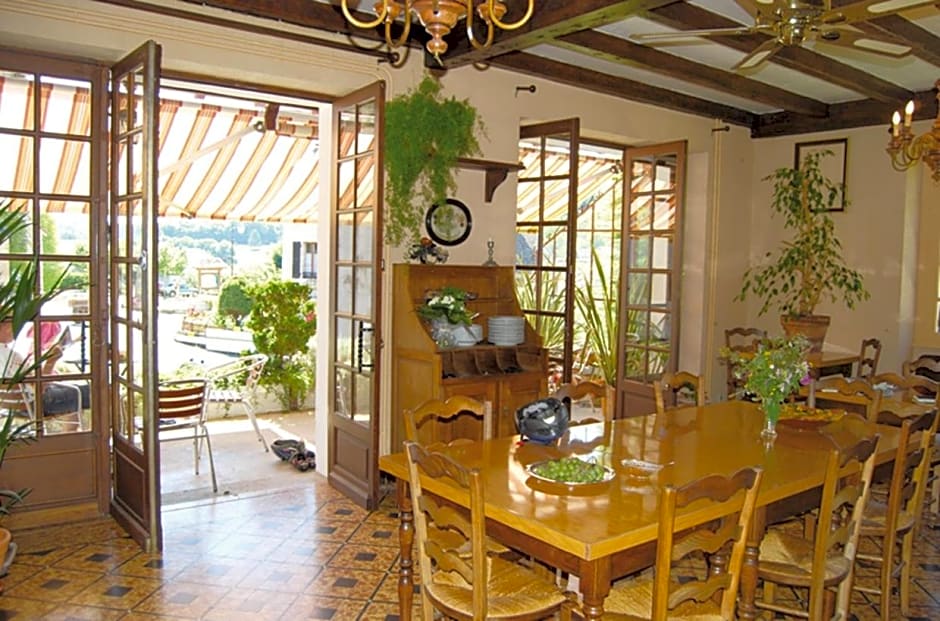 Auberge des Ruines de Merle