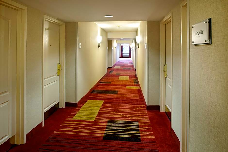 The Clinton Inn Hotel