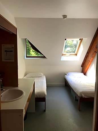 Twin Room with Shower