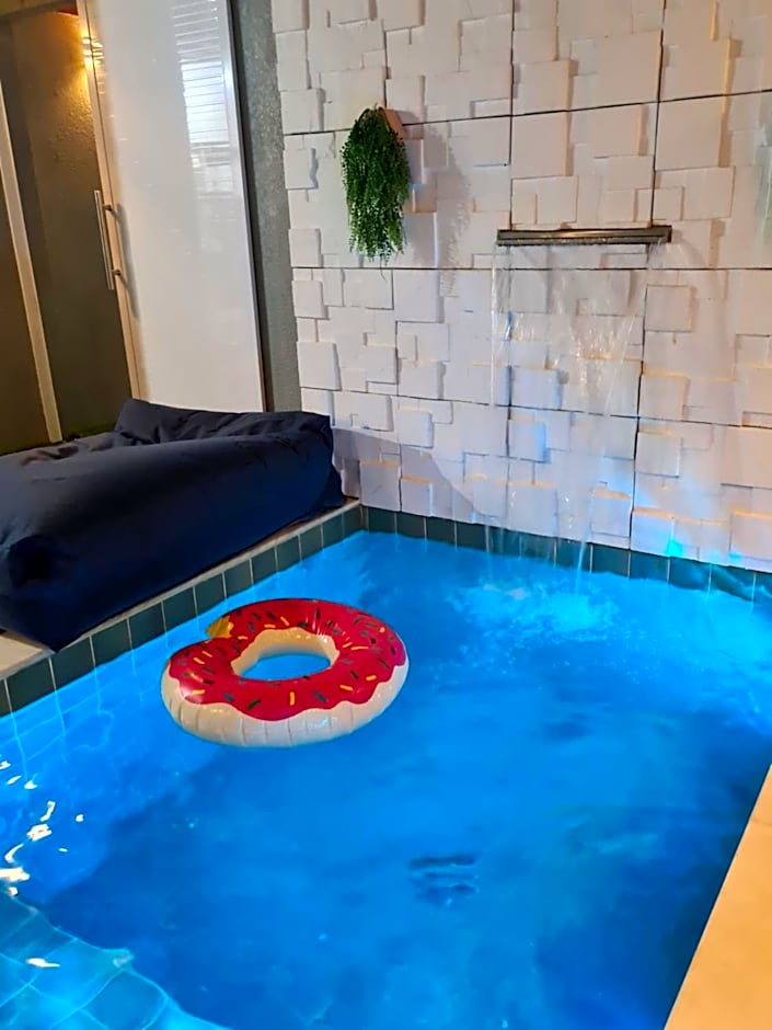 Villa Beija-Flor2: Suíte alexa e piscina privativa