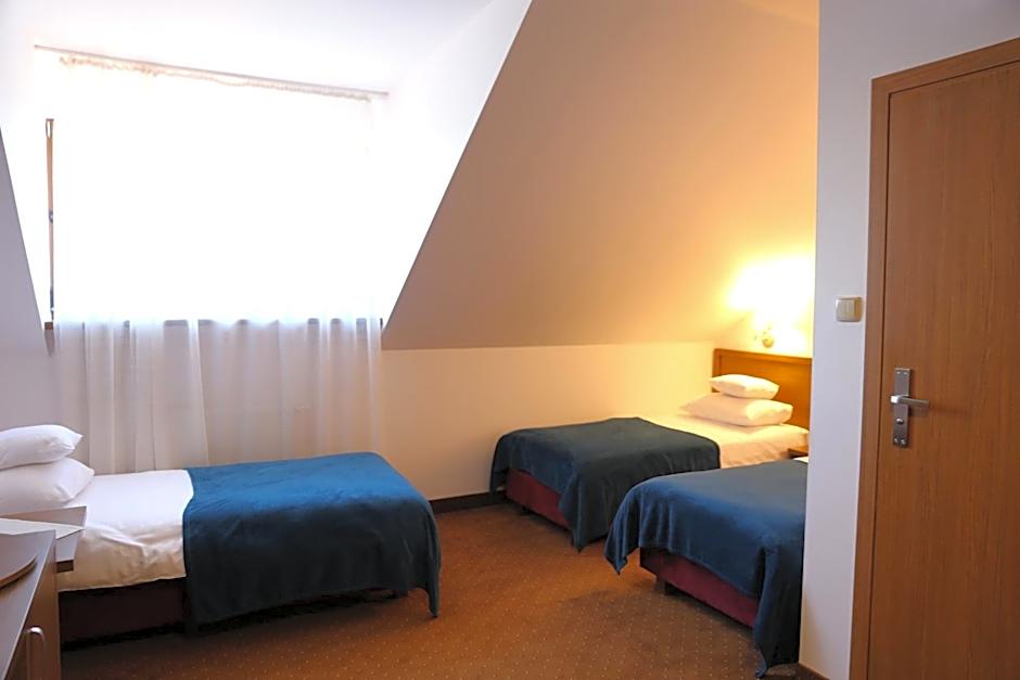 HOTEL CICHA WODA NIEPORĘT