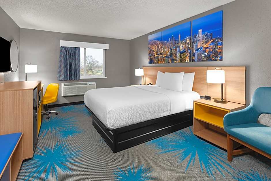 Days Inn by Wyndham Waukegan