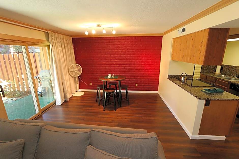 Northlake Lodges & Villas