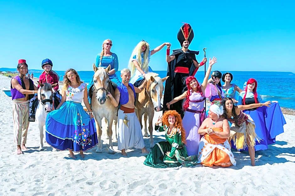 Residence with swimming-pool in Arborea just 300 meters from the beach