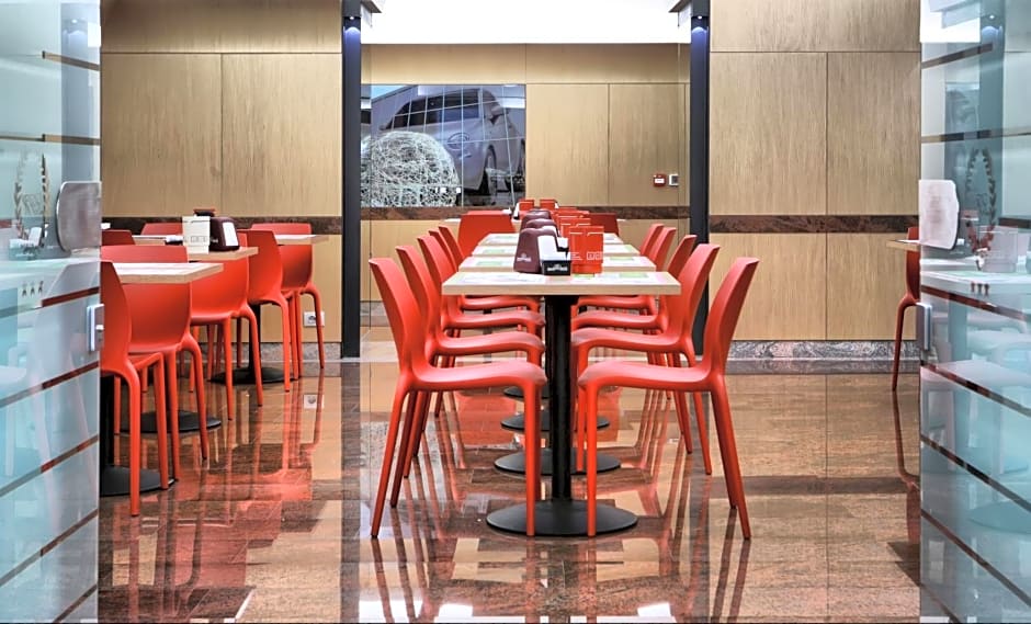 Le Petit Hotel