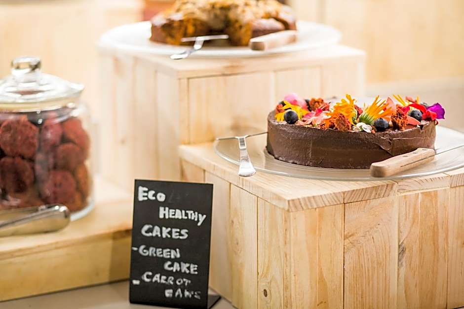 Hotel Midmost by Majestic Hotel Group