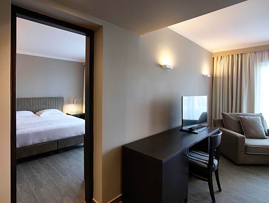 Pelagos Suites Hotel & Spa