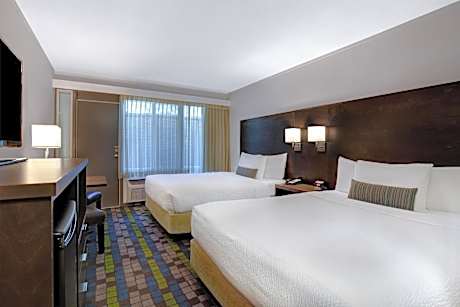 Queen Room with Two Queen Beds - Ground Floor/Non-Smoking