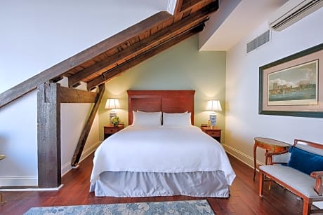 Premium Room, 1 King Bed, Balcony