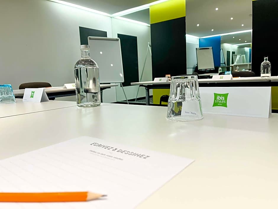 Ibis Styles Paris Tolbiac Bibliotheque
