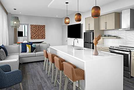 Suite with Full Kitchen, 3 Bedroom Suite, City view