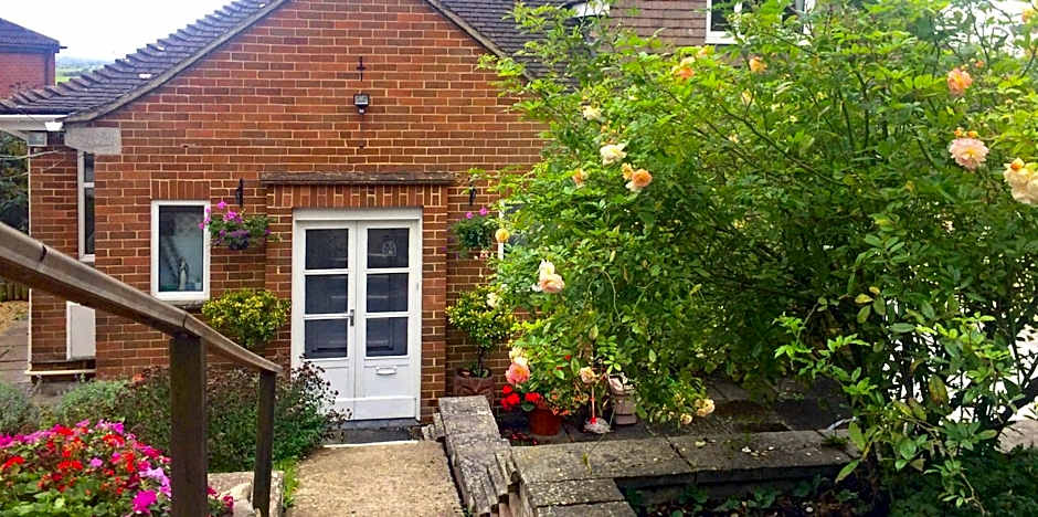 Healing Waters Sanctuary, Peaceful Retreat House, Glastonbury