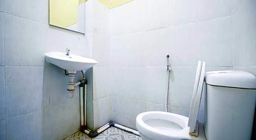 Mahkota Sivali near Soekarno Hatta Airport Mitra RedDoorz