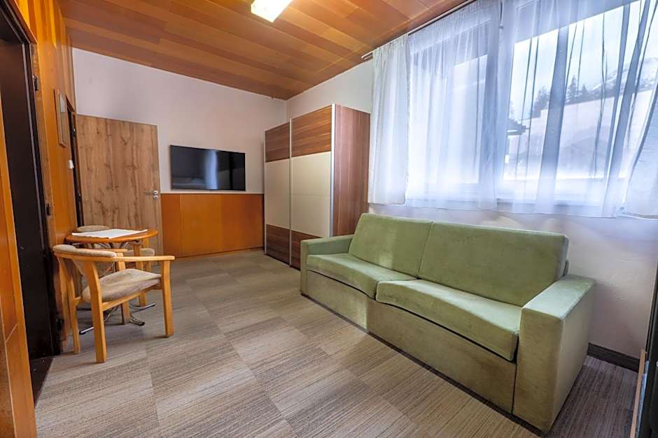 Hotel FIS