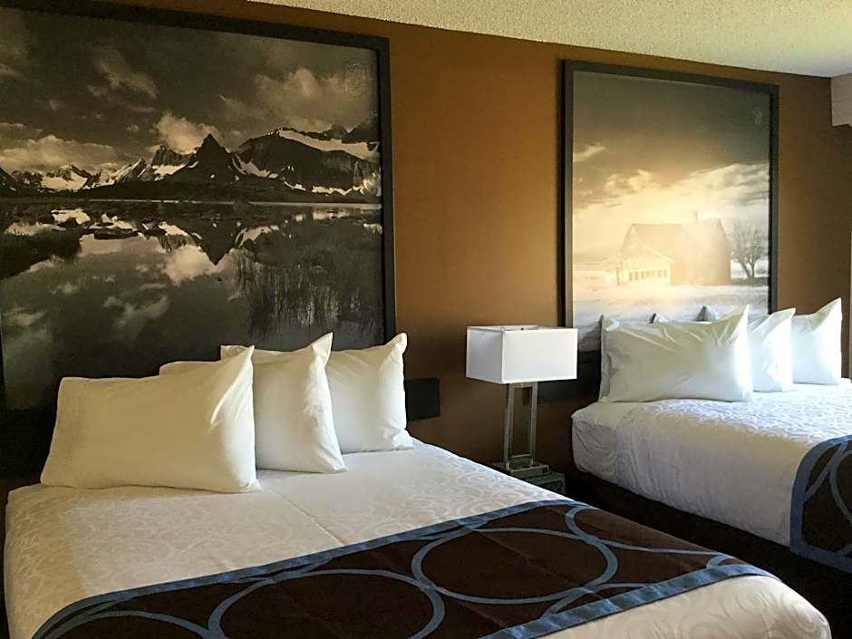 Super 8 by Wyndham Spruce Grove