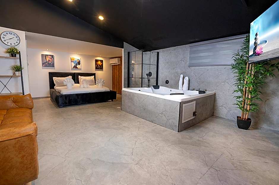 Lago Suites Hotel