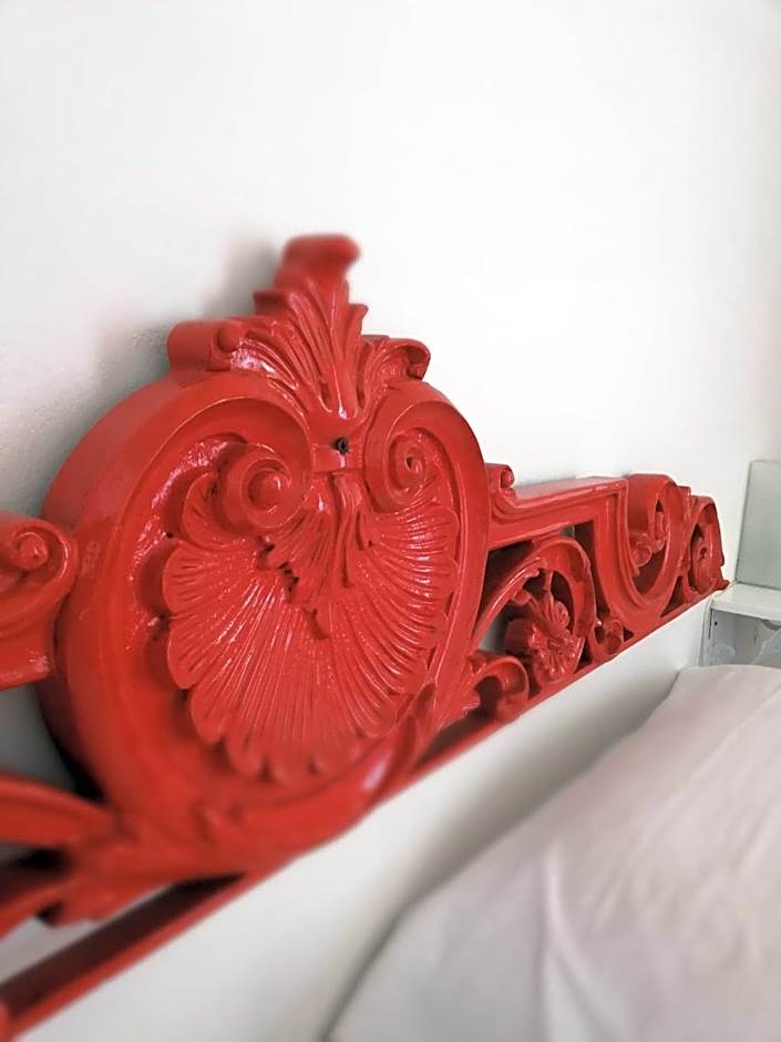 Aloi Rooms