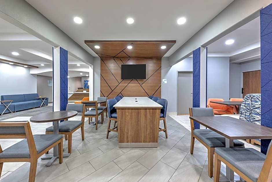 Holiday Inn Express and Suites Granbury By IHG