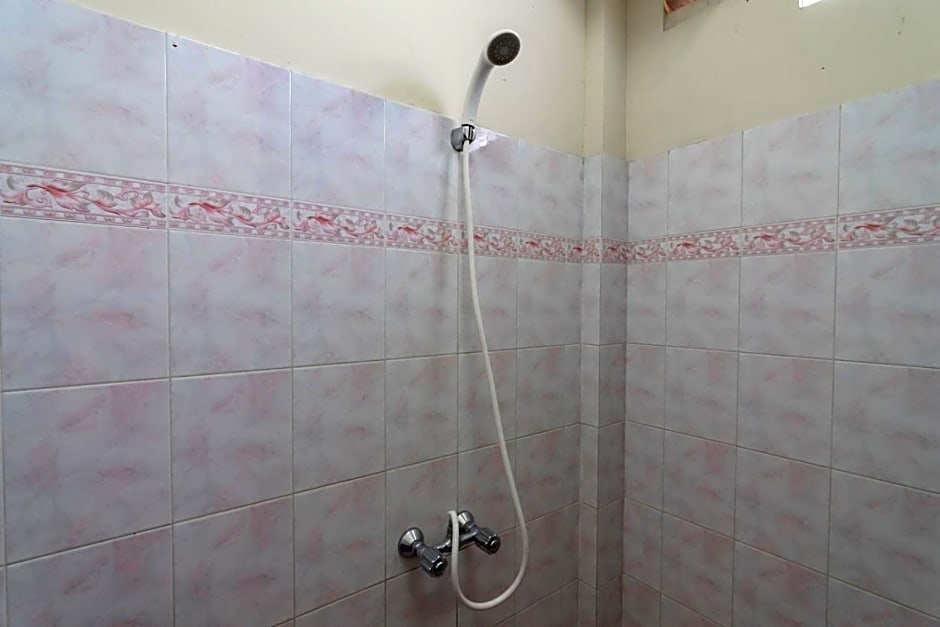 RedDoorz @ Achino Hotel Bandung