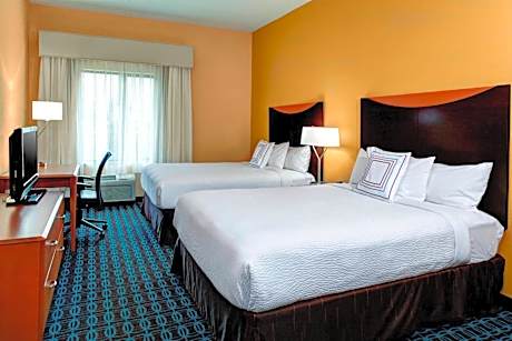 Queen Room with Two Queen Beds - Hearing Accessible