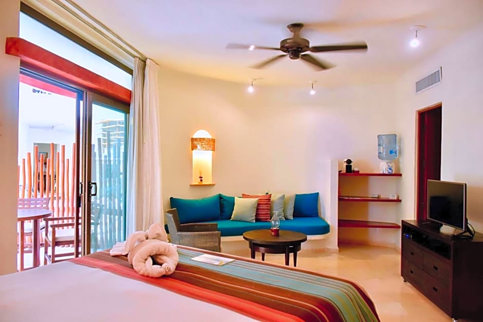 Playa Palms Beach Hotel