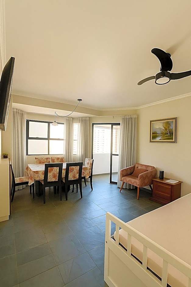 Apto com PISCINA 2 quadras da praia