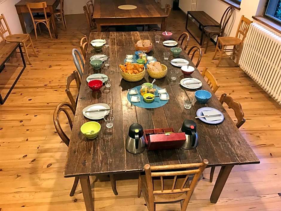 La Maison - Hôtel & Gîte