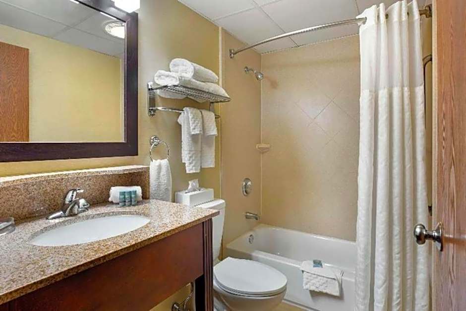 Best Western Plus The Inn At Sharon/Foxboro