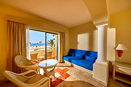 SUPERIOR OCEAN FRONT 3 ADULTS 1 CHILD