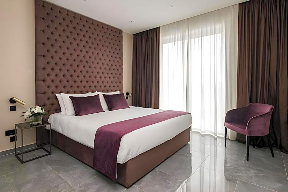 Photo 1 of 8 of Executive Suite, Balcony