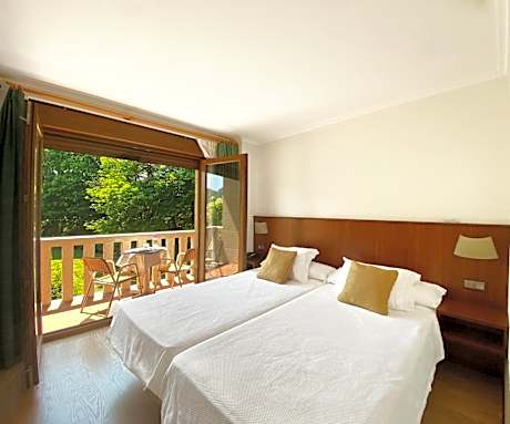 Double or Twin Room with Terrace